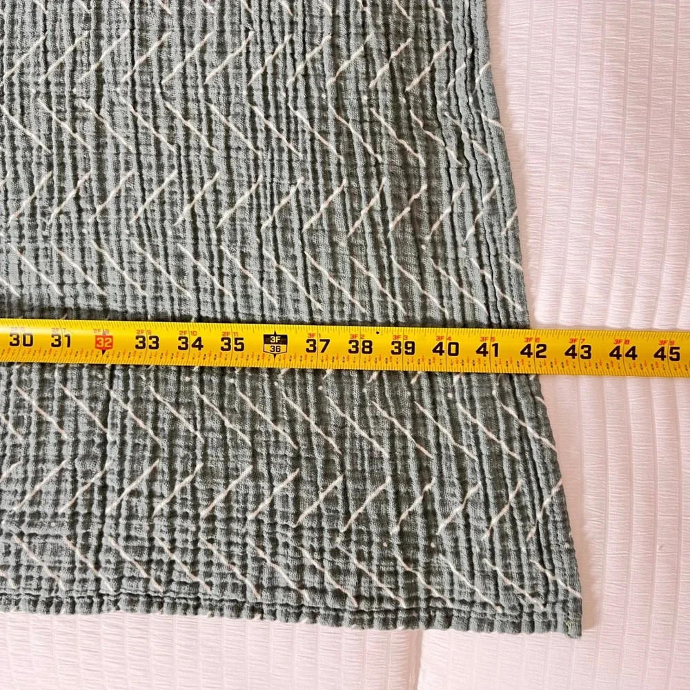 Itzy Ritzy Swaddle Blanket Baby‎ 42x42 Green Chevron Muslin Cotton Nursing Loop